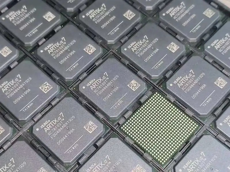 XC7A100T-1FTG256I AMD